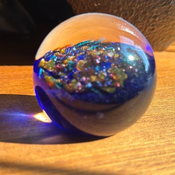 Robert held paperweight blue with multicoloured jewels, gorgeous - Picture 3 of 14